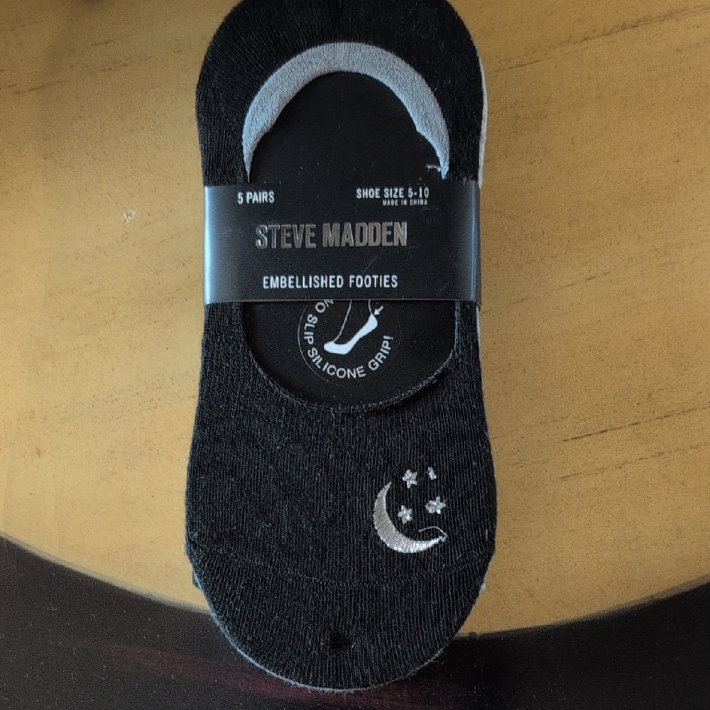 Steve Madden 4 Assorted Footies